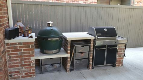 Built in Weber grill + BGE Built In Weber Grill, Outdoor Kitchen With Weber Grill, Built In Weber Bbq, Weber Genesis Outdoor Kitchen, Weber Grill Station, Bbq Weber, Bench Concrete, Bbq Station, Ooni Pizza