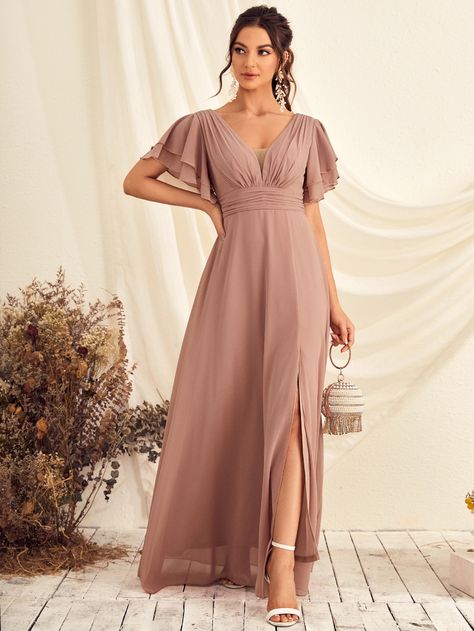 Outfit Graduacion, Couple Wedding Dress, Casual Frocks, Plain Maxi Dress, Simple Gowns, Skirt And Top Set, Butterfly Sleeve, Trendy Blouses, Trendy Blouse Designs