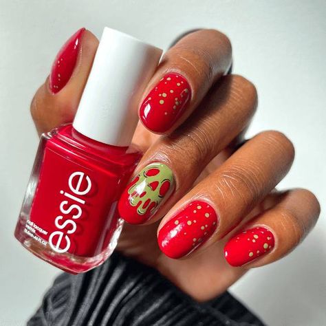 Poison Apple Nail Art - Halloween Nail Ideas - Essie Poison Apple Nails, Snow White Nails, Apple Nails, Disney Halloween Nails, Nail Art For Girls, Nail Designs Ideas, Chic Nail Art, Poison Apple, Manicure Inspiration