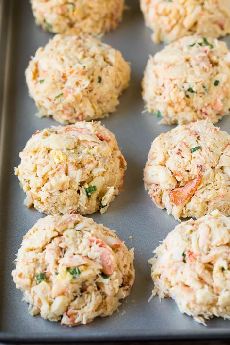 These Maryland crab cakes are fresh crab combined with seasonings and cracker crumbs, then baked to make an easy yet elegant appetizer or main course. Crab Cakes Recipe Best, Baked Crab Cakes, Homemade Crab Cakes, Mini Crab Cakes, Crab Cake Recipes, Maryland Crab Cakes, Crab Meat Recipes, Crab Dishes, Crab Cake Recipe