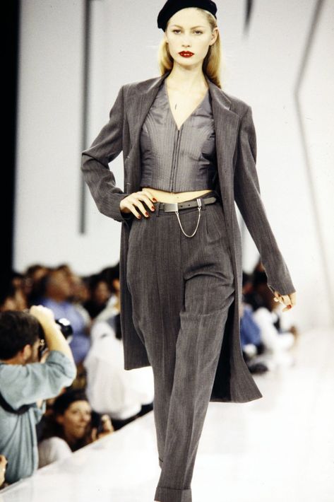 Outfits Runway, Kirsty Hume, Model Contract, Runway Vintage, Vintage Dkny, Fashion Style Outfits, Fashion Archive, 1990s Fashion, Fashion People