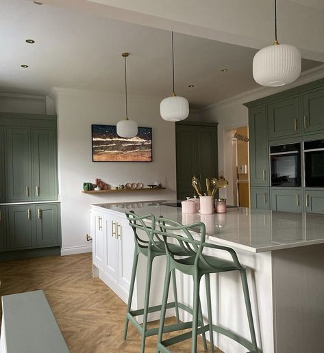 “Play with #colour and introduce a two-toned theme into your #kitchen. We love this shot of our New England kitchen from https://t.co/ZRRFLVU7CL - the contrasting Atlantic Green and Chalk units look stunning in this bright and open space.” New England Kitchen, Kitchen Peninsula, Sage Green Kitchen, Reeded Glass, Banquette Seating, White Ceiling, Green Kitchen, Ceiling Rose, Glass Pendant Light