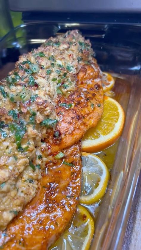 Braided Stuffed Salmon, Braided Salmon Recipes, Braided Salmon, Stuffed Salmon Recipes Crabmeat, Stuffed Salmon Recipes, Stuffed Salmon, Crab Stuffed Salmon, Salmon Fillet Recipes, Baked Kale