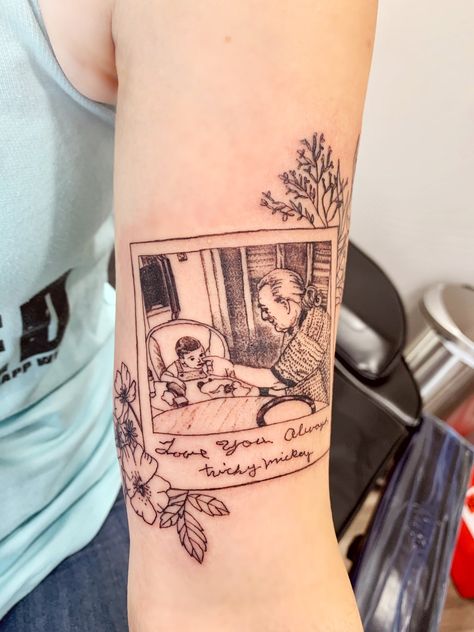 𝓜𝓲𝓬𝓱𝓪𝓮𝓵𝓪 𝓦𝓮𝓻𝓷𝓮𝓻 🔬🧬 on Twitter: "Tattoo #2: Polaroid of my Papa & I with his handwriting saying, “Love you always, tricky mickey”, because that’s what he always called me.💜 I miss him everyday.😔💕 #tattoo #polaroid #papa #grandpa #love #family… https://t.co/Fa3UOMgNqj" Because You Loved Me Tattoo, Time Warp Tattoo, Grandpa Memory Tattoo, Polaroid Tattoo Minimalist, In Memory Of Grandpa Tattoo Ideas, Tattoo In Memory Of Grandfather, Poloroid Tattoo Idea, Tattoos For Papa, Polaroid Tattoo Design