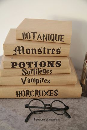 Notre anniversaire Harry Potter! - Pompons et Macarons Decoration Harry Potter, Harry Potter Decoration, Harry Potter Bathroom, Harry Potter Party Decorations, Classe Harry Potter, Harry Potter Christmas Decorations, Hogwarts Party, Harry Potter Theme Birthday, Cumpleaños Harry Potter