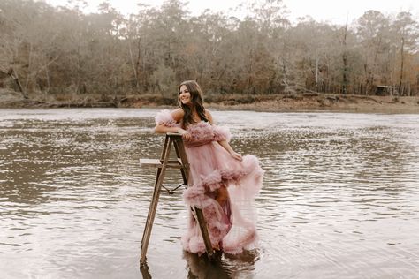 Pictures In The Water Senior, Senior Pictures Water, Outside Senior Pictures, Fairy Boat, Cute Senior Pictures, Princess Ballgown, Bday Shoot, Water Photoshoot, Fairy Photoshoot