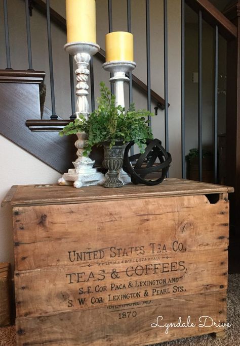 Shipping Crate Ideas, Wooden Shipping Crates, Old Wooden Crates, Crate Coffee Table, Antique Wooden Boxes, Crate Table, Old Wooden Boxes, Old Crates, Crate Ideas