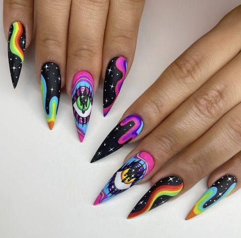 Trippy Manicure, Trippy Nail Ideas, Trippy Nails Acrylic, Rave Nails Designs, Psychadelic Nails, Trippy Nail Designs, Lsd Nails, Trippy Nail Art, Trippy Nails