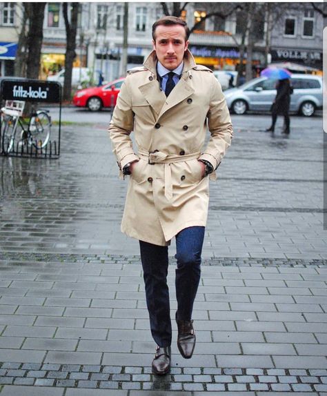 Man Photoshoot, Beige Outfits, Spring Outerwear, Men Photoshoot, Outfits Hombre, Mens Attire, Classy Men, Harrington Jacket, Trench Coat Men