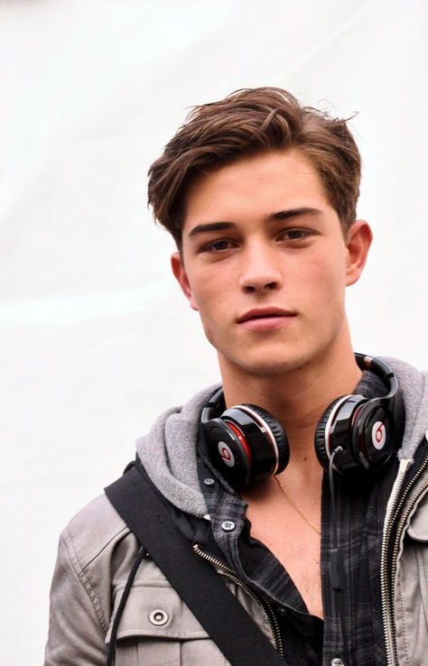 Round Faces Men, Short Hairstyles For Round Faces, Round Face Men, Francisco Lachowski, Haircuts For Curly Hair, Round Face Haircuts, Round Faces, Mens Hairstyles Short