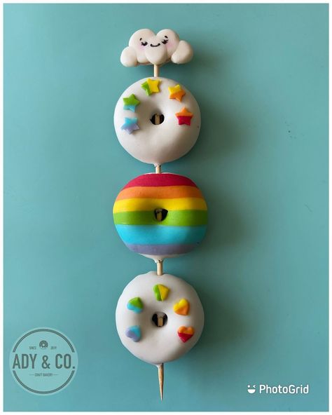 Ady & Co.’s Instagram post: “Somewhere over the rainbow 🌈” Donut Decorating Ideas, Rainbow Donut, Donut Decorations, Lilo And Stitch Drawings, Somewhere Over The Rainbow, Stitch Drawing, Cute Baking, Donut Shop, Mini Donuts