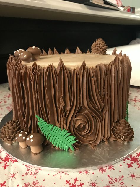 Forest Theme Cakes, Woodland Cake, Wood Cake, Forest Theme, Tree Stump, Fancy Cakes, Cake Decorating Tips, Cake Decorating Techniques, Buttercream Cake