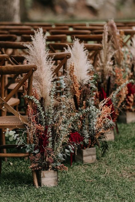 Country Theme Wedding, Grass Wedding, Wedding Aisle Decorations, November Wedding, Stil Boho, Boho Wedding Decorations, Future Wedding Plans, Aisle Decor, Salou