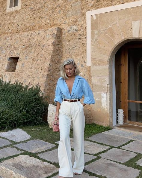 Classic Style Women Timeless, Blue Trousers Outfit, White Trousers Outfit, Laura Jade Stone, Modest Casual Outfits, Elegant Outfit Classy, Open Shirt, Blue And White Shirt, Outfit Wedding