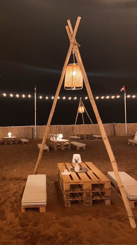 Outdoor Restaurant Lighting, Outdoor Event Ideas, Outdoor Decorations Ideas, Woodworking Projects Ideas, Outdoor Restaurant Design, Bamboo House Design, Deco Champetre, Food Park, Restaurant Patio