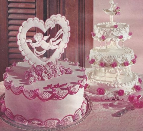 Vintage Wilton Valentines Cake Heart Cake Design, Vintage Heart Cake, Elegant Desserts, Wilton Cakes, Valentine Cake, Heart Cake, Retro Recipes, Vintage Cake, Vintage Heart