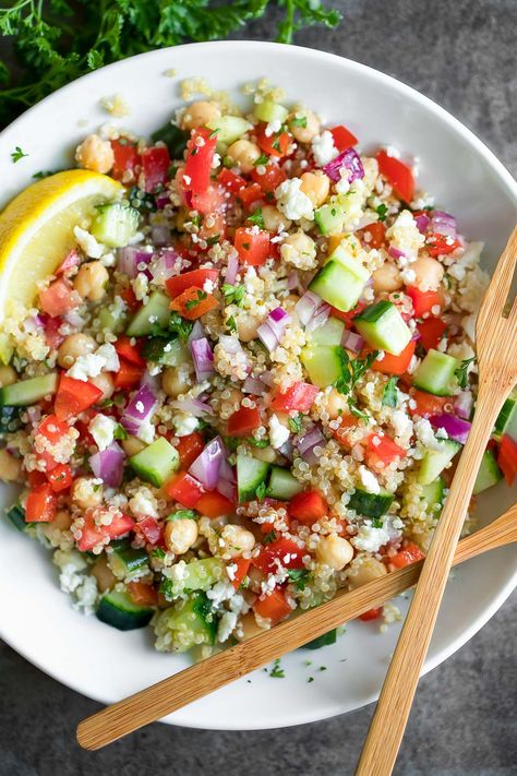 Greek Quinoa Salad with Lemon Dressing - Peas and Crayons Quinoa Salad Dressing, Cranberry Quinoa Salad, Quinoa Salads, Greek Quinoa, Salad Appetizer Cups, Salad Quinoa, Greek Quinoa Salad, Mediterranean Quinoa Salad, Resep Salad