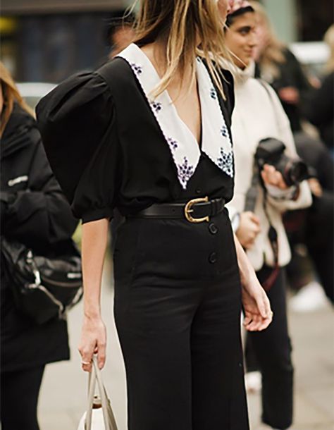 big collar trend street style Europe Shoes, Collar Outfits, Beatles Music, Big Collar, Style Rock, Future Outfit, Style Watch, Total Black, Princesa Diana