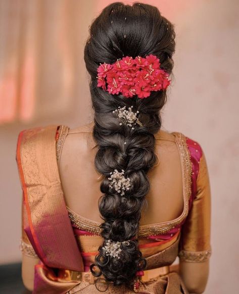 Braid Hairstyles Indian, Fish Braid Hairstyles, Fish Braid, Messy Braided Hairstyles, Simple Bridal Hairstyle, Reception Hairstyles, Messy Braid, Half Up Curls, Event Hairstyles