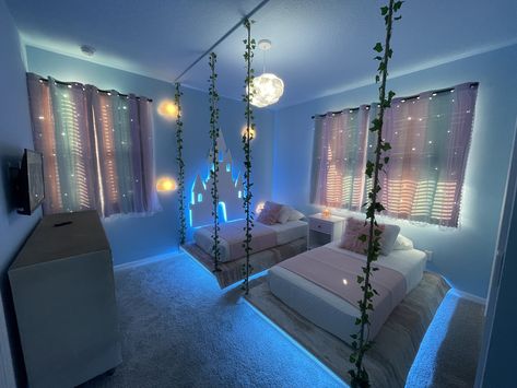 Girl's bedroom with floating bed and very delicate colors! Floating Twin Bed, Kids Bedroom Boys, Bathroom Counter Decor, Floating Bed Frame, Makeover Bedroom, Floating Bed, Counter Decor, Bathroom Counter, Kids Bedrooms