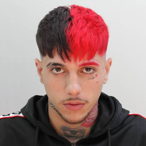 Hairstyle by @silvapeluquero Model Men Hair Colors Ideas, Man Hairstyle Color, Eyebrow Cut Men, Mens Colored Hair Ideas, Men Hair Color Ideas, Men Colored Hair, Hair Color Ideas Men, Split Hair Dye, Mens Hair Color