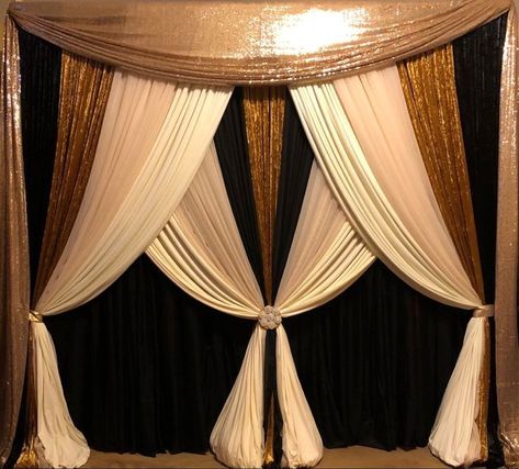 Gold And Black Backdrop, Backdrop Inspiration, Beauty And Beast Birthday, Future Office, Gatsby Theme, Church Decorations, Curtains And Draperies, Window Decorations, Black Backdrop