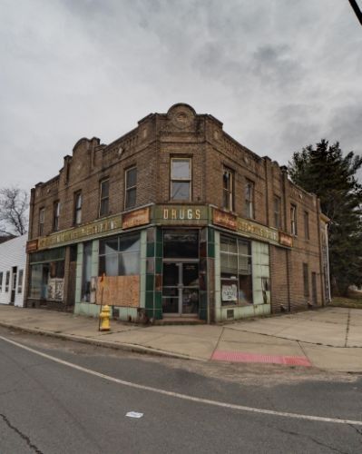 Abandoned Store Concept Art, Abandoned Store Aesthetic, Apocalypse Ideas, Abandoned Store, Planet 9, Male Protagonist, Environment Photo, Abandoned City, Old Abandoned Buildings