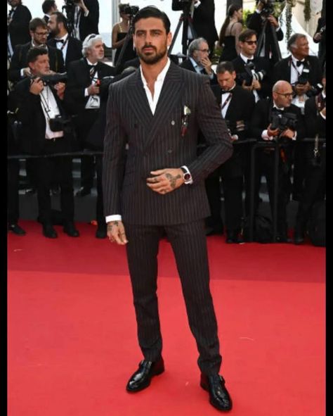 Michael Morrone, Michele Morrone, Mens Fashion Suits, Black Men Fashion, Double Breasted Suit Jacket, Black Men, Gentleman, Red Carpet, Beautiful Dresses