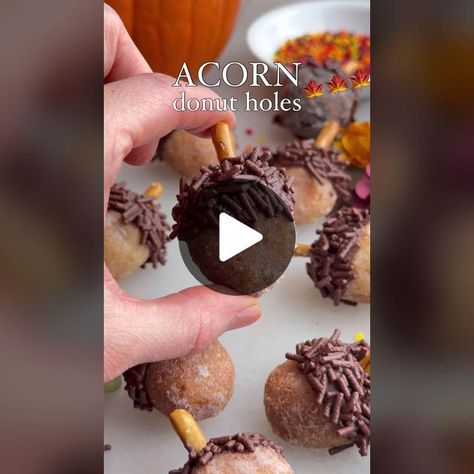 TikTok · Chelseasmessyapron Donut Hole Acorns Fall Treats, Donut Hole Acorns, Acorn Donut Holes, Acorn Treats, Fall Sprinkles, Winter Breakfast, Christmas Donuts, Thanksgiving Treats, Toffee Bits