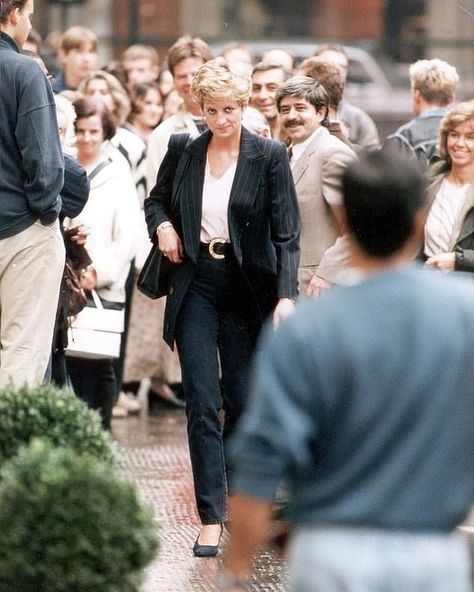 Diana Paparazzi, Copacabana Palace, Princess Diana Pictures, Princes Diana, Prince William And Harry, Diana Fashion, Prince Williams, Real Queens, Bad Picture