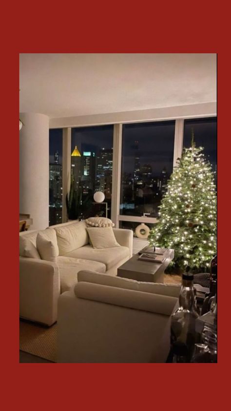 Christmas City Apartment, Nyc Apartment Christmas Decor, Christmas Nyc Apartment, Nyc Christmas Apartment, Plant Houses, New York Living Room, New York Living, Living Room New York, Lighting Living Room