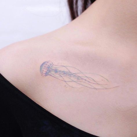 Tattoo Over Scar, Jellyfish Tattoo, Pieces Tattoo, Cute Tiny Tattoos, Cool Small Tattoos, Discreet Tattoos, Simplistic Tattoos, Line Tattoos, Tattoo Fonts