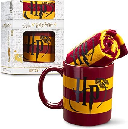 Harry Potter Mug and Socks Gift Set Harry Potter Theme Gift Basket, Bday Basket, Harry Potter Cups, Harry Potter Christmas Gifts, Harry Potter Mug, Harry Potter Socks, Harry Potter Gift, Harry Potter Logo, Harry Potter Accessories