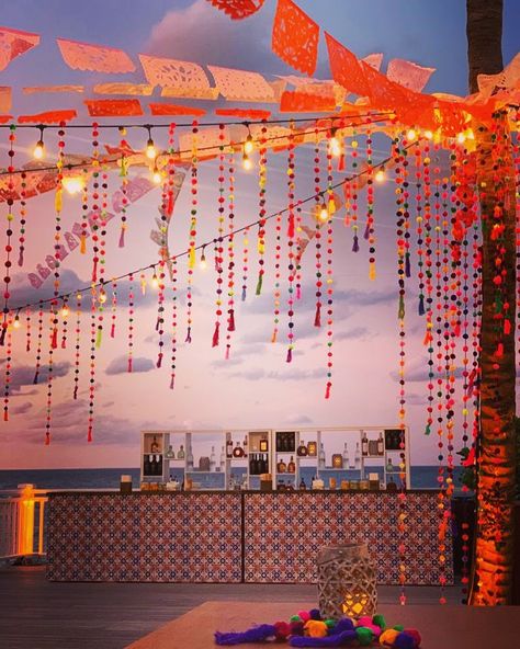 Welcome Party Mexico, Mexican Beach Party, Mexico Wedding Ideas, Mexican Beach Wedding, Mexico Beach Weddings, Ocean Ideas, Wedding Pom Poms, Mexican Night, Bright Wedding Colors