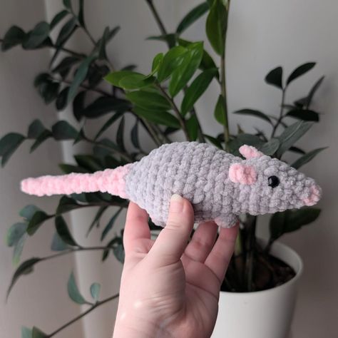 I can't believe it's been a year already since I released my rat pattern! This is by far my #1 bestseller in my Etsy shop. I'm so glad you guys love these rats 💖 Pattern: No Sew Rat by me 🐀 #nosewrat Finished rats are also available in my Etsy shop if you don't crochet! #crochetrat #onthisday #smallcrochetplushies #amigurumilover #crochetinsta #crochetinspiration #crochetinspo #ratplushie #ratlovers #ratinsta #cubiecrochet Rat Crochet Pattern, Rat Crochet, Rat Pattern, Crochet Rat, Crochet Pattern No Sew, No Sew, Unique Crochet, Learn To Crochet, Easy Projects