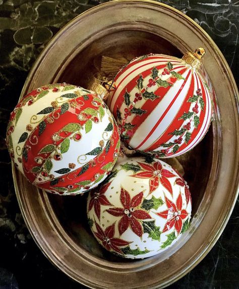 Hand Painted Christmas Balls, Etsy Christmas Ornaments, Glass Poinsettia, Christmas Orniments, Hand Painted Bauble, Handpainted Christmas Ornaments, Polish Christmas, Diy Christmas Paintings, Christmas Globes