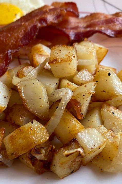 Crispy Home Fries | "Super yummy and easy way to make crispy home fries that everyone will love! Serve as a side with your favorite breakfast!" #breakfastrecipes #brunchrecipes #breakfastideas #brunchideas Home Fries Recipe Breakfast, Home Frys, Homefries Breakfast, Breakfast Home Fries, Home Fries Breakfast, Easy Home Fries, Crispy Home Fries, Home Fries Recipe, Scary Food