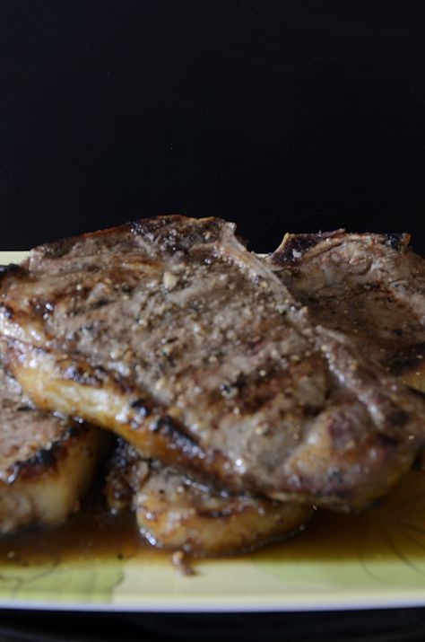 Beer Steak Marinade seems like it goes hand in hand with BBQ season and a cold beer while grilling! Beer Steak Marinade, Marinade For Skirt Steak, Beer Marinade, Marinade Steak, Pasta Salmon, Skirt Steak Marinade, Grilling Guide, Warm Potato Salads, Slow Cooker Ideas