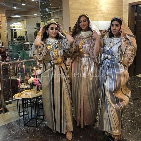 Libyan Wedding, Hair Goals Curly, Libyan Traditional Clothing, Curly Hair Vacation, Hair Ideas Curly, Libyan Aesthetic, Curly Hair Goals, Libyan Clothing, Hair Vacation