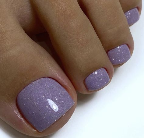 Pedicure Purple Design, Pedicure Ideas Purple Toenails, Purple Toenails With Design, Pedicure Purple Toenails, Lavender Toes Nails, Lilac Pedicure Toenails, Lavender Toenails, Lavender Pedicure Toenails, Lavender Toe Nails Design