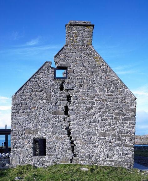 Ruins Architecture, Architecture Journal, Modern Renovation, Building A New Home, Island Home, Old Stone, Brick And Stone, Stone House, Architecture Photo