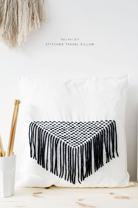 Dress up a plain pillow with fabulous fringe! DIY Stitched Tassel Cushion by Fall For DIY. Great for scraps - try it with Wool-Ease or Vanna's Choice! Diy Throws, Embellished Pillows, Cushion Tutorial, Tassel Pillow, Pillow Tutorial, Astuces Diy, Diy Tassel, Sewing Pillows, Diy House Projects