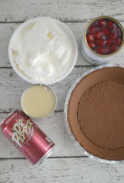 Dr Pepper Pie, Pepper Dessert, Dr Pepper Recipes, Chocolate Icebox Pie, Cherry Recipes Dessert, Bake Sale Treats, Icebox Desserts, Brownies From Scratch, Pepper Recipes