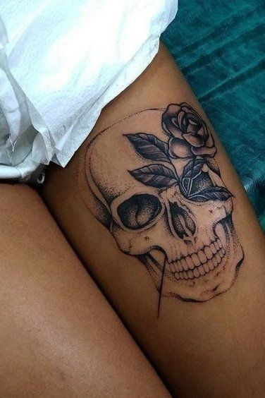 @radiantdoll 💕 Skull Back Tattoo Female, Skull Tattoos Sleeve Women, Skull Tattoos On Thigh, Tattoos With Skulls For Women, Women’s Skull Tattoo, Skull Thigh Tattoo Women, Rose And Skull Tattoo For Women, Skull Tattoo Thigh, Tattoo Ideas Female Skull