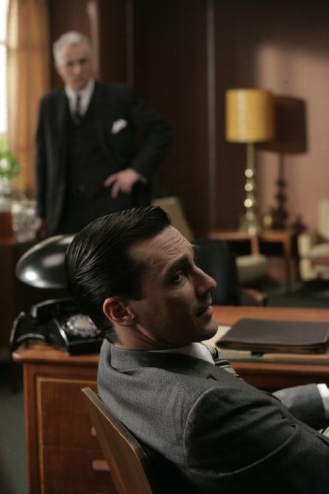 Mad Men (2007) Mad Men Wallpaper, Mad Men Aesthetic, Mad Men Advertising, Mad Men Midge, Dc Fancast, Mad Men Tv Show, Roger Sterling, Jon Hamm Mad Men, Mad Men Poster