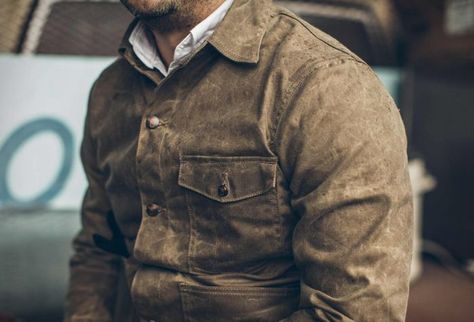 With this list, you will learn the 10 coats EVERY man should own for Autumn and I guarantee you will look better than any other man. Mens Jackets Fall, Mens Fashion Rugged, Hipster Mens Fashion, Canvas Jacket, Rugged Style, Wax Jackets, Mens Fall, Waxed Canvas, Mens Fashion Summer