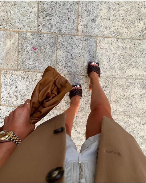 Bottega Veneta Heels Outfit, Bottega Sandals, Bottega Heels, Bottega Veneta Heels, Woman Heels, Padded Sandals, Heels Slippers, Heels Outfits, Sandals Outfit