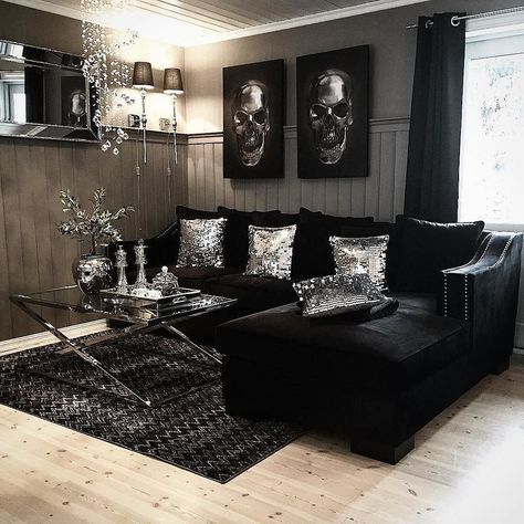 BLACK LIVING ROOM IDEAS – Most people strongly tie black to a gloomy and dark atmosphere thus they tend to avoid using the color for a living room. Bl... All Black Living Room, Black Leather Living Room, Lux House, Goth Interior, Glam Rooms, Black Living Room Set, Masculine Room, Silver Living Room, Black Living Room Decor