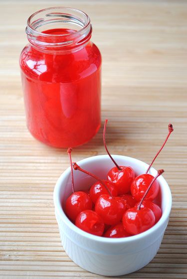 Bama Bombs - best tailgating/football party treat ever. Original recipe calls for pure grain alcohol and maraschino cherries. You marinade the cherries in the alcohol for months before eating them. Use the leftover liquid as a drink in itself. Football Party Treats, Drinks Alcohol Recipes Party, Party Drinks Alcohol, Maraschino Cherries, Grain Alcohol, Maraschino Cherry, Championship Game, Drinks Alcohol Recipes, Alcohol Recipes