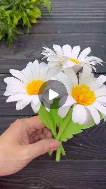 VIKI Studio Crafts | Easy Paper Flowers #fyp #fypシ #foryou | Instagram Paper Floral Arrangements, Elegant Crafts, Crafts Simple, Paper Flowers Diy Easy, Paper Flower Arrangements, Paper Sunflowers, Diy Flores, Folding Origami, Easy Paper Flowers